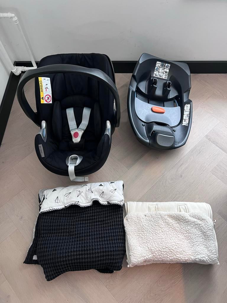 Cybex Anton Q Maxicosi + Isofix Base adapters 2 voetenzakken, Kinderen en Baby's, Autostoeltjes, Ophalen, Gebruikt, Zijbescherming