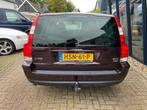 Volvo V70 2.5T AWD Automaat 210PK Youngtimer, Auto's, Automaat, Beige, Traction-control, 2521 cc