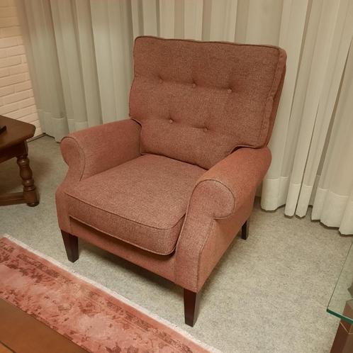 Nieuwe fauteuil met capiton rugkussen, Huis en Inrichting, Fauteuils, Nieuw, Hout, Stof, 75 tot 100 cm, 75 tot 100 cm, Ophalen