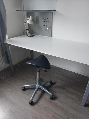 Zgan in hoogte verstelbaar bureau+Gratis lamp en zadelkruk. beschikbaar voor biedingen