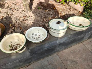 Emaille pan, schaal en vergiet beschikbaar voor biedingen