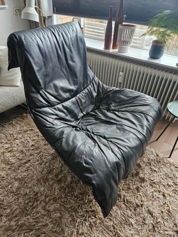 Leren relaxfauteuil jaren 70 beschikbaar voor biedingen