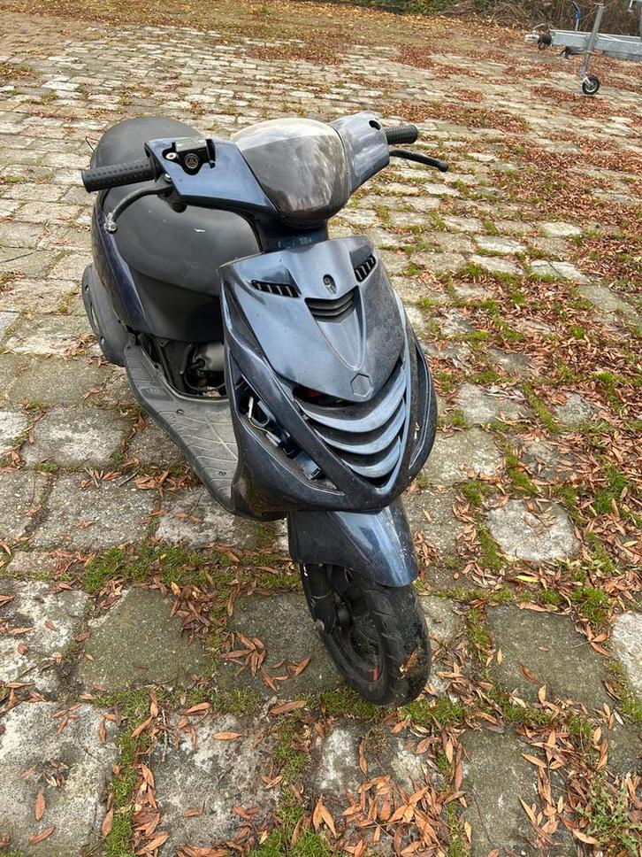 Zip iget 80cc malossi, Fietsen en Brommers, Scooters | Piaggio, Zo goed als nieuw, Zip, Benzine, Ophalen