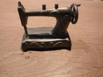 miniatuur naaimachine Made in England , 576177 beschikbaar voor biedingen