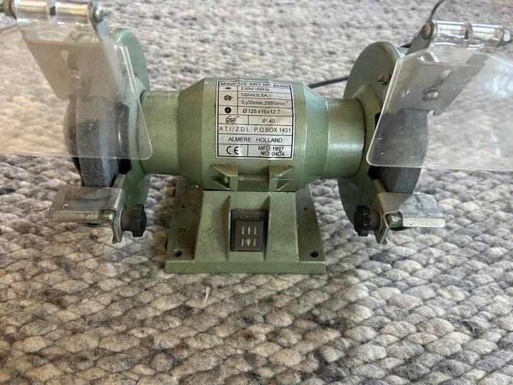 MSW Werkbankslijpmachine, Doe-het-zelf en Verbouw, Gereedschap | Slijpmachines, Gebruikt, Werkbankslijpmachine, Minder dan 700 watt