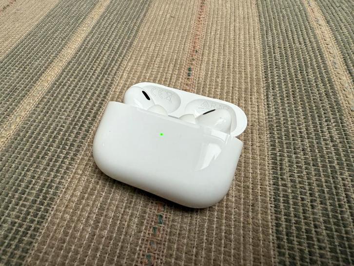 99% NIEUW! Apple AirPods Pro 2 USB C Case Noise Cancelling, Telecommunicatie, Mobiele telefoons | Oordopjes, Zo goed als nieuw