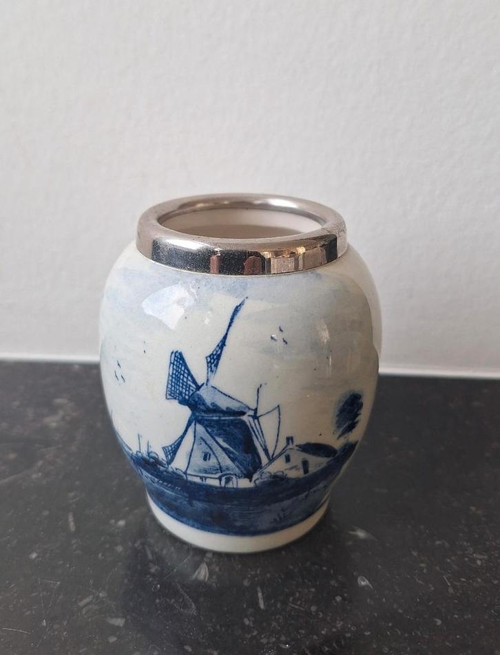 Charmant Delfts Blauw Lepelvaasje met zilver rand, Antiek en Kunst, Antiek | Vazen, Ophalen of Verzenden