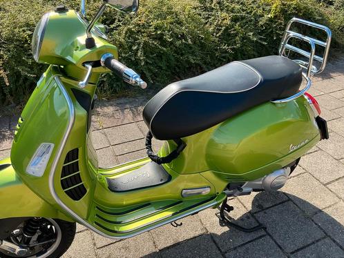 Vespa GTS 300 - 2018 - Groen metalic, Motoren, Motoren | Piaggio, Particulier, Scooter, 12 t/m 35 kW, 1 cilinder, Minimaal motorrijbewijs A2
