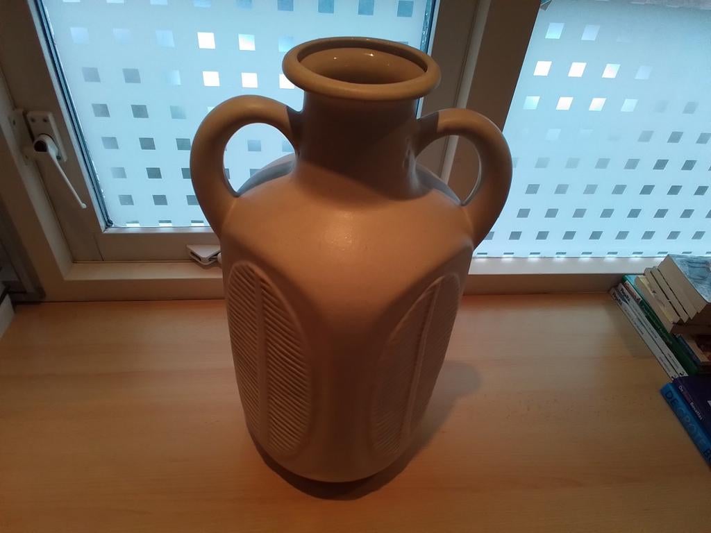 Witte vaas, Huis en Inrichting, Woonaccessoires | Vazen, 50 tot 75 cm, Wit, Aardewerk of Porselein, Ophalen of Verzenden