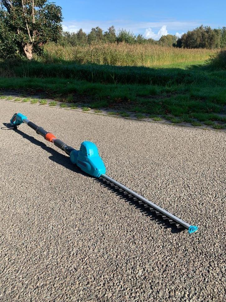 Telescopische heggenschaar slechts een paar keer gebruikt, Tuin en Terras, Heggenscharen, Zo goed als nieuw, Elektrisch, Ophalen
