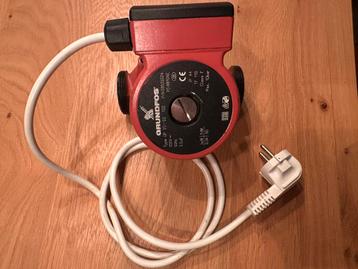 Grundfos UP 25-50 130 circulatie pomp beschikbaar voor biedingen
