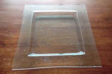 vierkante glazen schaal beschikbaar voor biedingen