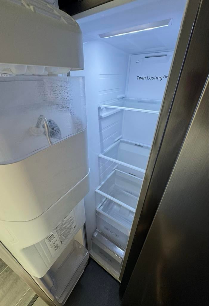 Samsung Amerikaanse Koelkast met Ijsmaker, Witgoed en Apparatuur, Koelkasten en IJskasten, Ophalen, Gebruikt, 200 liter of meer