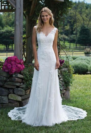 Prachtige nieuwe Sincerity bruidsjurk mt 40/42 beschikbaar voor biedingen