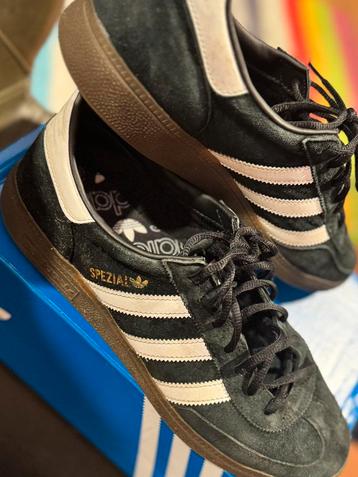 Adidas Spezial Black beschikbaar voor biedingen