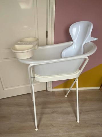 Babybadje beschikbaar voor biedingen