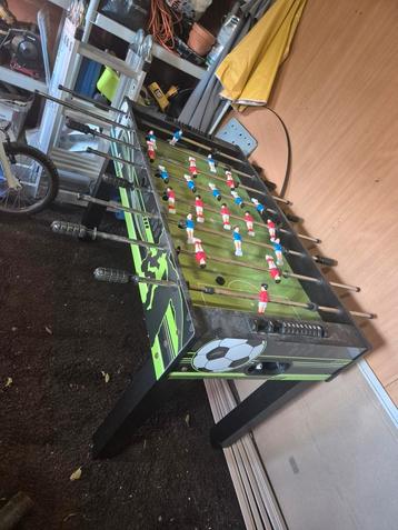 Voetbaltafel beschikbaar voor biedingen