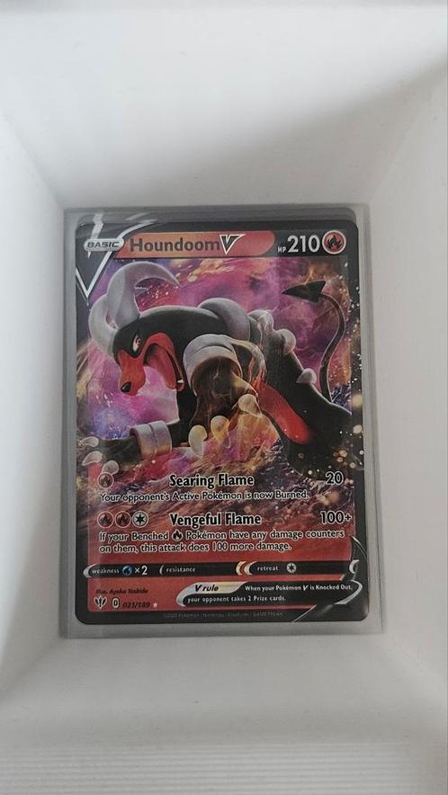Houndoom V 021/189, Hobby en Vrije tijd, Verzamelkaartspellen | Pokémon, Zo goed als nieuw, Losse kaart, Ophalen of Verzenden