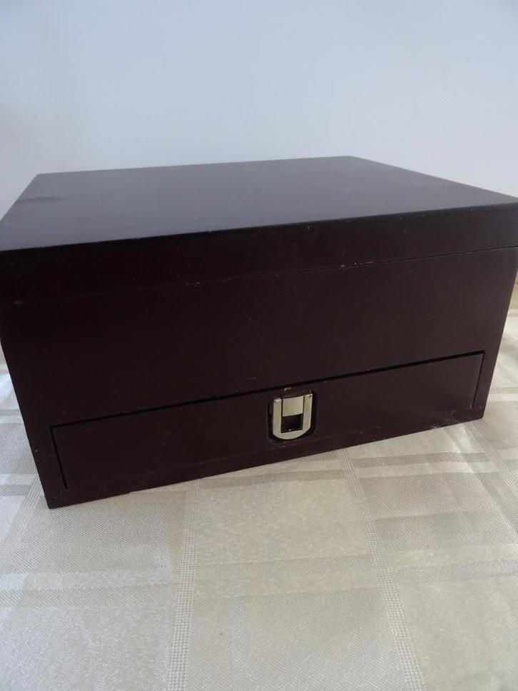 houten kistje sieradenkist juwelen opbergkist sieraden box, Huis en Inrichting, Woonaccessoires | Kisten, Zo goed als nieuw, Minder dan 50 cm