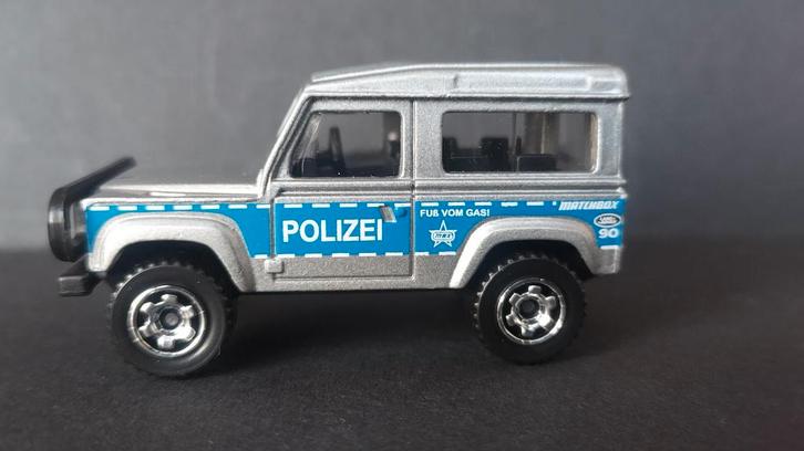 Land Rover Defender Polizei 1:64 3inch Matchbox Pol, Hobby en Vrije tijd, Modelauto's | Overige schalen, Nieuw, Auto, Ophalen of Verzenden