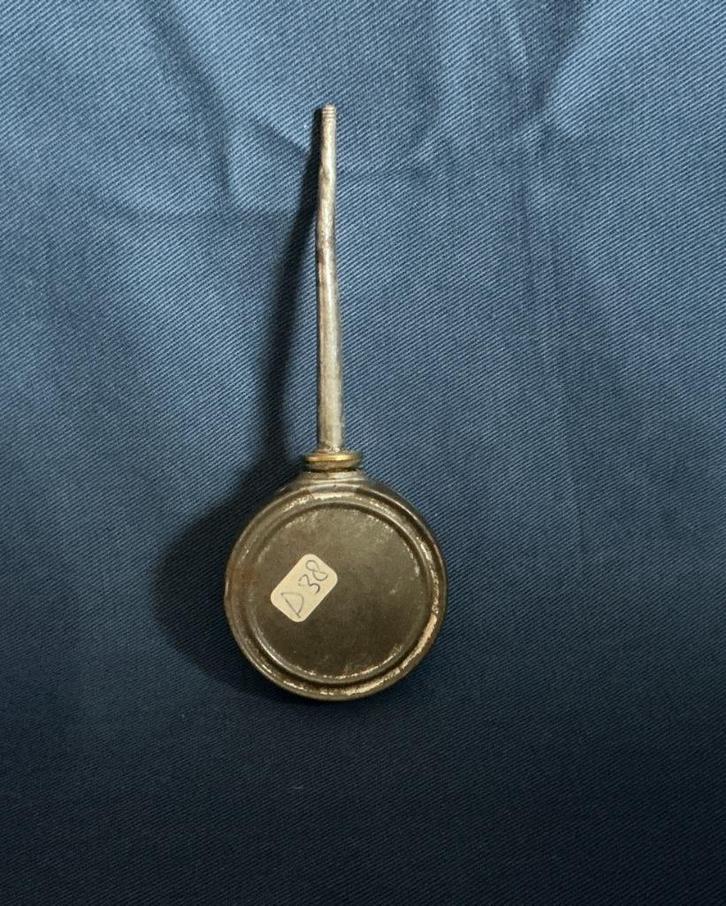 OLIESPUITJE BLIK ROND RECHTE HOEKEN D-22, Antiek en Kunst, Antiek | Gereedschap en Instrumenten, Ophalen of Verzenden