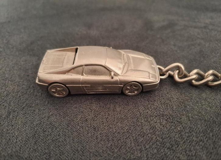 Sleutelhanger keychain Bburago Ferrari 348 TB schaal 1:87, Verzamelen, Speldjes, Pins en Buttons, Zo goed als nieuw, Transport