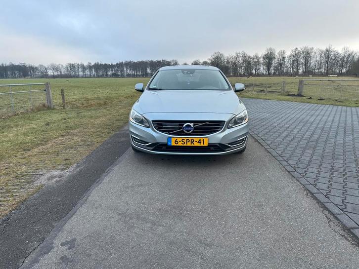 Volvo V60 D6 283pk + Stage 2 345pk Plug-in Hybrid 2013 Grijs, Auto's, Volvo, Particulier, V60, 4x4, Aangepast voor mindervaliden