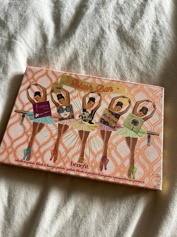 Benefit blush bar cheek palette beschikbaar voor biedingen