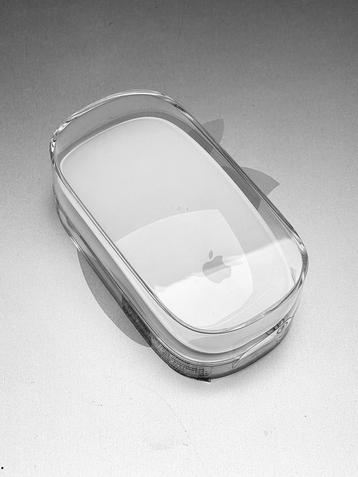 Apple Magic Mouse 1 beschikbaar voor biedingen
