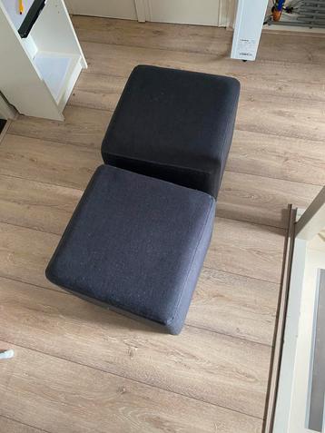 2x poef, zsm ophalen! beschikbaar voor biedingen