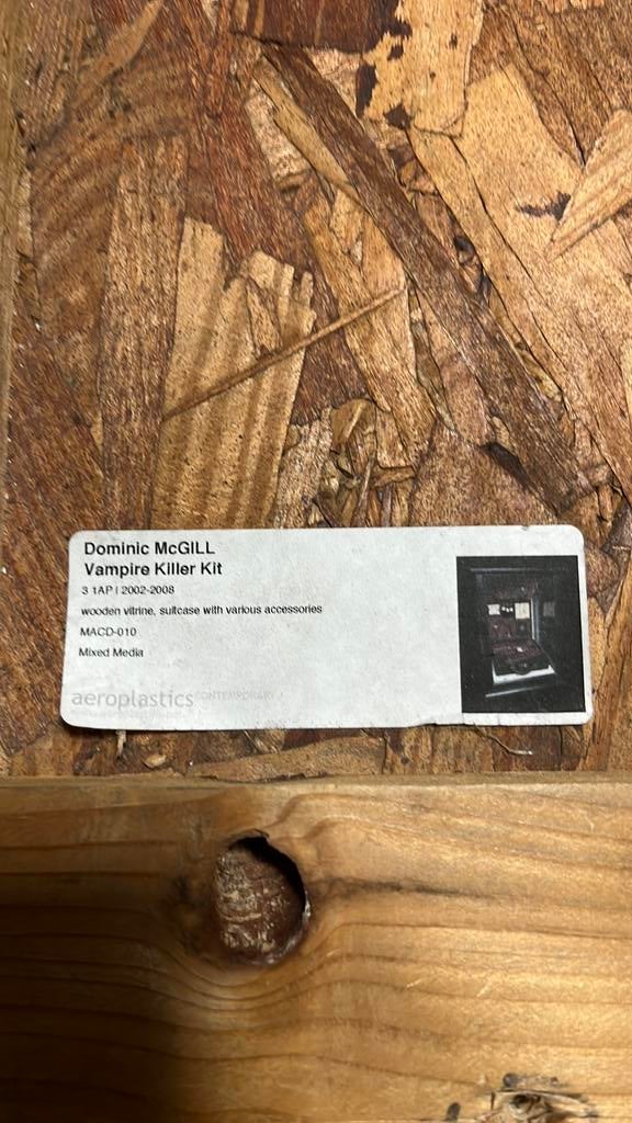 Dominic McGill Vampire Killer Kit, Ophalen