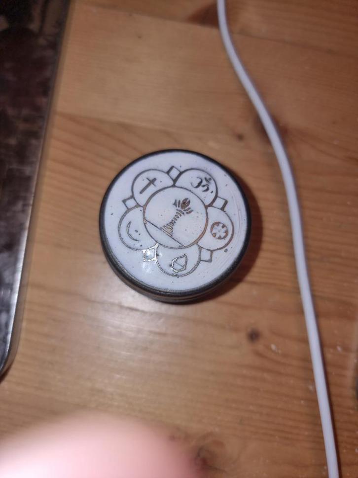 Vintage doosje met Vibhuti Sacred Ash van Sathya Sai Baba, Antiek en Kunst, Antiek | Religie, Ophalen of Verzenden