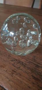 Presse papier bol met luchtbellen blank glas, Antiek en Kunst, Antiek | Glas en Kristal, Ophalen of Verzenden