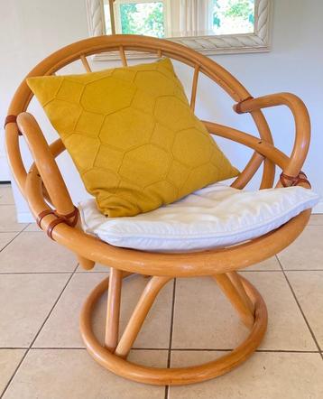 Rotan stoel fauteuil riet retro loungestoel kuipstoel Boho beschikbaar voor biedingen