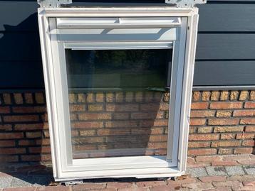 VELUX MK04 78x98 wit dakrama kantelraam zolderraam beschikbaar voor biedingen