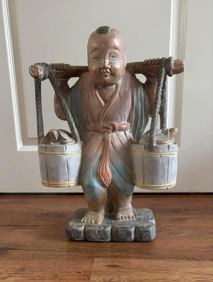 Houten beeldje van een waterdrager, Antiek en Kunst, Kunst | Beelden en Houtsnijwerken, Ophalen