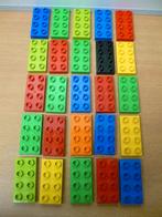 Duplo 25 gekleurde platte plaatjes 2 x 4 = 8 nops, Ophalen of Verzenden, Zo goed als nieuw, Losse stenen, Duplo