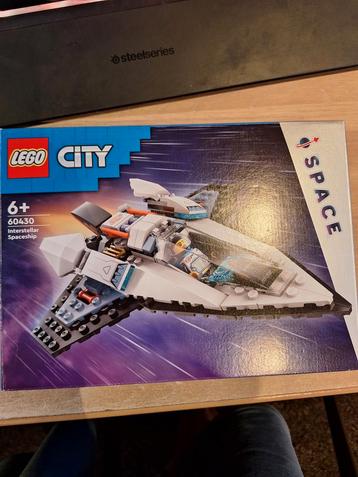 Lego City Interstellar Spaceship; 60430; Compleet; Ongebouwd beschikbaar voor biedingen