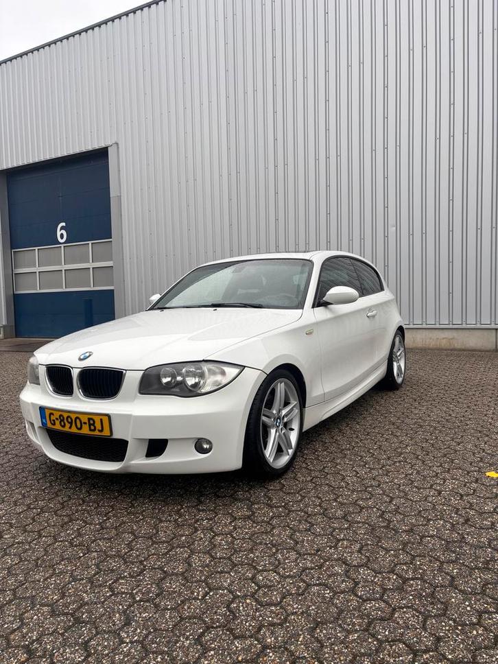 BMW 1 serie e81 123D 204pk 2008 automaat, Auto's, BMW, Bedrijf, 1-Serie, ABS, Airconditioning, Alarm, Centrale vergrendeling, Climate control
