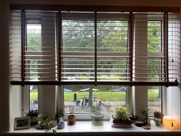 Hout jaloezie / wooden blind beschikbaar voor biedingen