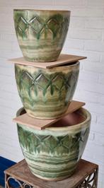 Set van 3  bloempotten  groen/crème    keramiek   SETPRIJS, Rond, Zo goed als nieuw, Minder dan 40 cm, Terracotta