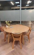 Ronde eikenhouten eetset diameter 140, Huis en Inrichting, Complete eetkamers, Ophalen, Zo goed als nieuw