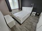 Bedframe met nachtkastje en tv meubel, Antiek en Kunst, Ophalen