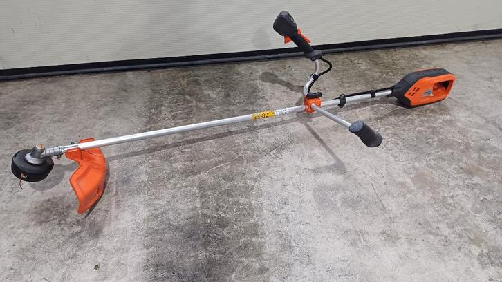 Husqvarna 325iR Bosmaaier accu (opruiming!), Tuin en Terras, Bosmaaiers, Nieuw, Accu, 30 tot 50 cm, Ophalen of Verzenden