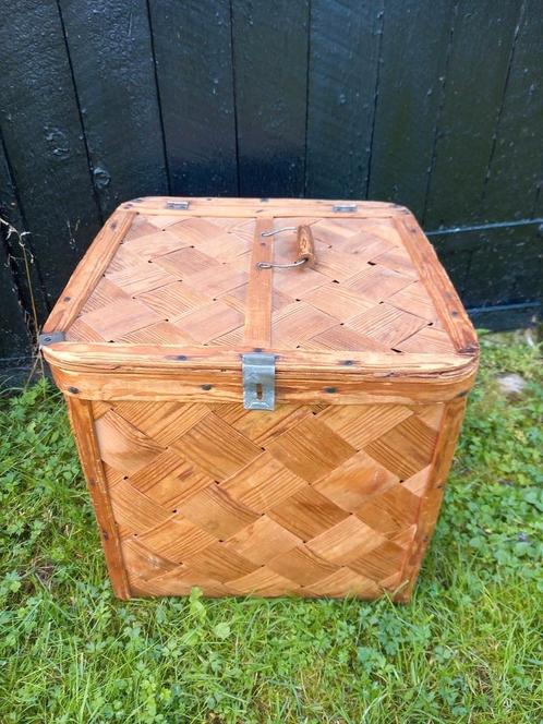 Antieke Zweedse spånkorg met deksel., Antiek en Kunst, Antiek | Woonaccessoires, Ophalen of Verzenden