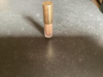 Lisa Eldridge liquid silk eyeshadow phoebe beschikbaar voor biedingen