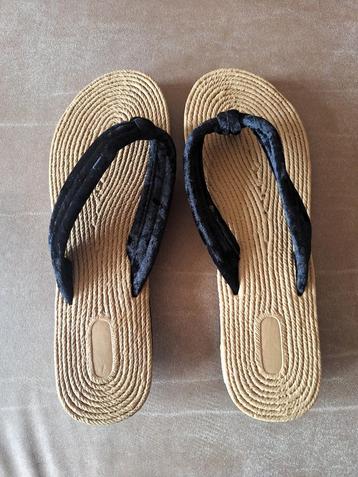  Teenslipper / flip flops maat 40 - Nieuw beschikbaar voor biedingen