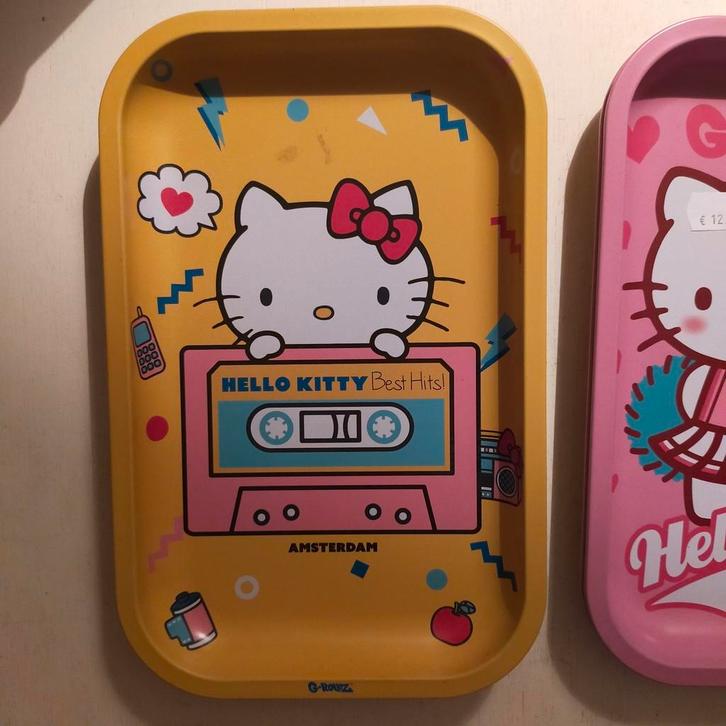 Kado tip!! Hello Kitty Rolling Trays G-Rollz Amsterdam, Verzamelen, Rookartikelen, Aanstekers en Luciferdoosjes, Zo goed als nieuw