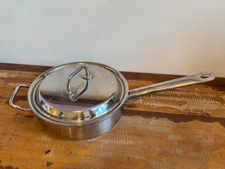 SIGG pan met deksel - RVS - 25cm, Huis en Inrichting, Keuken | Potten en Pannen, Gebruikt, Kookpan of Snelkookpan, Rvs, Ophalen of Verzenden