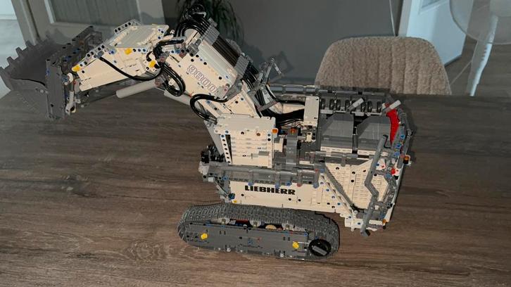 Lego  Verlichtingsset 42100 Liebherr 9800, Kinderen en Baby's, Speelgoed | Duplo en Lego, Zo goed als nieuw, Ophalen of Verzenden